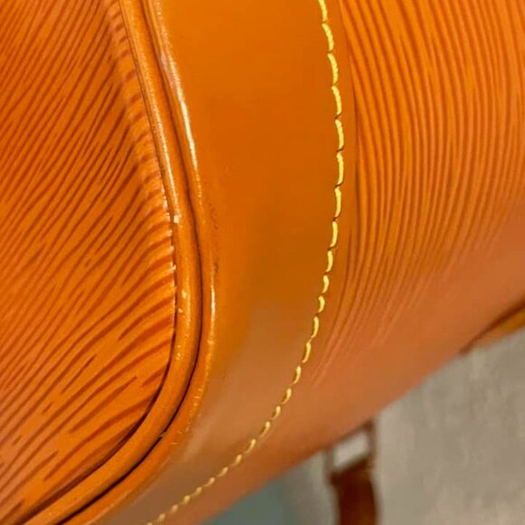 Louis Vuitton Vintage Epi Alma - Picture 9 of 16